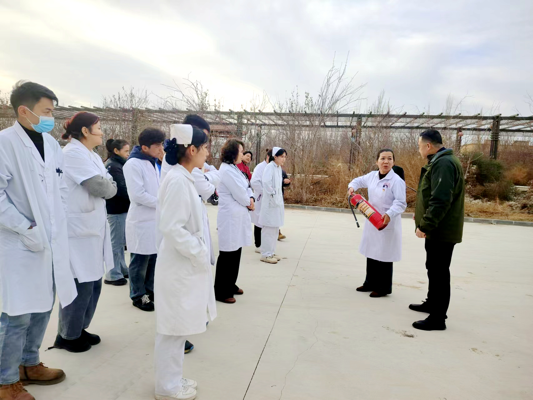 乌鲁木齐分中心为鄯善县维吾尔医医院开展冬春季火灾防控培训及演练 乌鲁木齐分中心为鄯善县维吾尔医医院开展冬春季火灾防控培训及演练